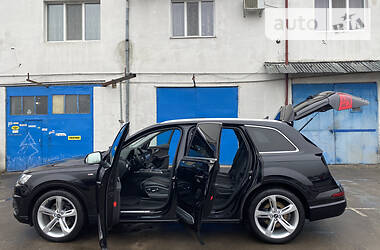 Внедорожник / Кроссовер Audi Q7 2016 в 