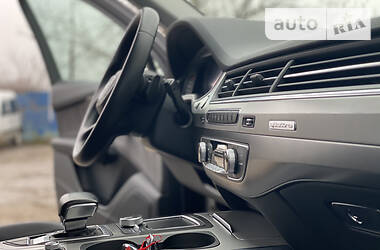 Внедорожник / Кроссовер Audi Q7 2016 в 