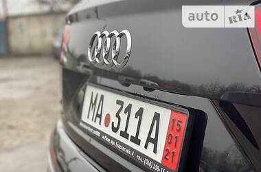 Внедорожник / Кроссовер Audi Q7 2016 в 