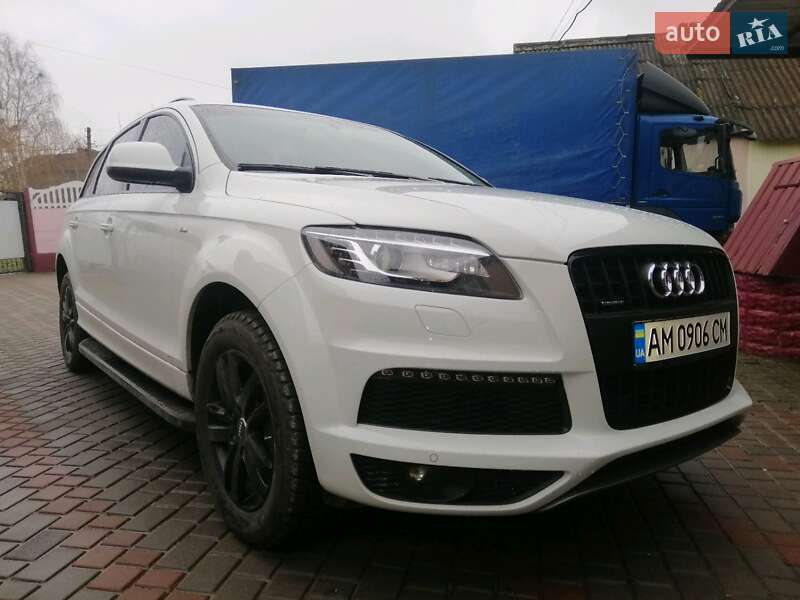 Внедорожник / Кроссовер Audi Q7 2015 в Звягеле