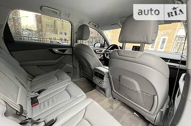 Внедорожник / Кроссовер Audi Q7 2015 в Киеве