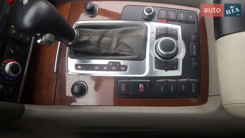 Внедорожник / Кроссовер Audi Q7 2007 в Болехове