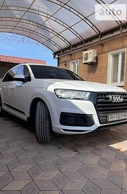 Внедорожник / Кроссовер Audi Q7 2016 в Дружковке