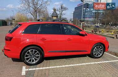 Внедорожник / Кроссовер Audi Q7 2017 в 