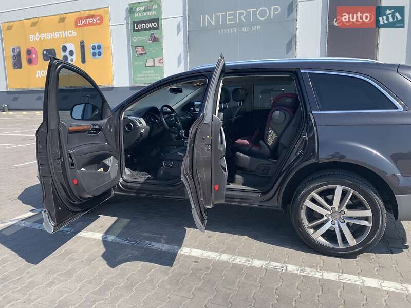 Позашляховик / Кросовер Audi Q7 2011 в Києві