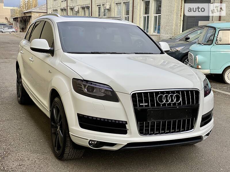 Позашляховик / Кросовер Audi Q7 2013 в Києві