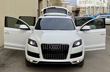 Позашляховик / Кросовер Audi Q7 2013 в 