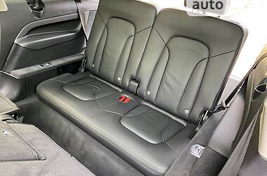 Позашляховик / Кросовер Audi Q7 2013 в 