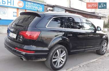 Позашляховик / Кросовер Audi Q7 2013 в 