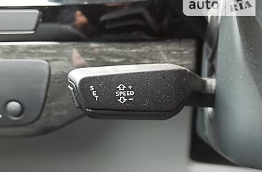 Внедорожник / Кроссовер Audi Q7 2016 в 