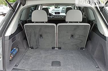 Внедорожник / Кроссовер Audi Q7 2016 в 