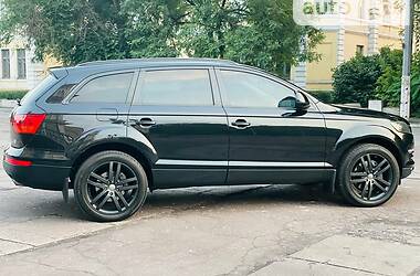 Позашляховик / Кросовер Audi Q7 2007 в Кам'янському