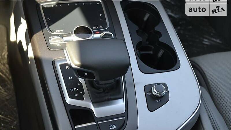 Внедорожник / Кроссовер Audi Q7 2015 в Киеве