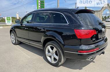 Внедорожник / Кроссовер Audi Q7 2013 в 