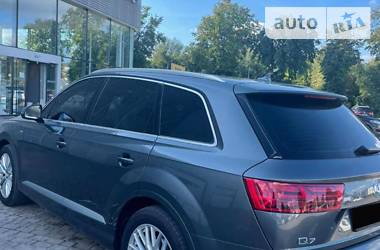 Внедорожник / Кроссовер Audi Q7 2018 в 