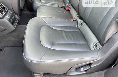 Внедорожник / Кроссовер Audi Q7 2011 в 