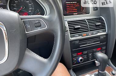 Внедорожник / Кроссовер Audi Q7 2011 в 