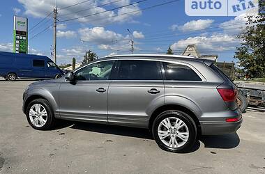 Внедорожник / Кроссовер Audi Q7 2011 в 