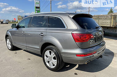 Внедорожник / Кроссовер Audi Q7 2011 в 