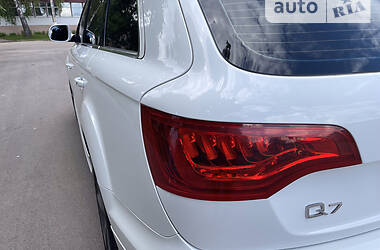 Внедорожник / Кроссовер Audi Q7 2012 в Ромнах