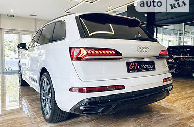 Внедорожник / Кроссовер Audi Q7 2020 в Киеве