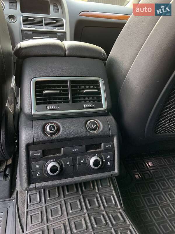 Позашляховик / Кросовер Audi Q7 2015 в Гайсину