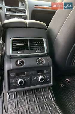 Внедорожник / Кроссовер Audi Q7 2015 в 