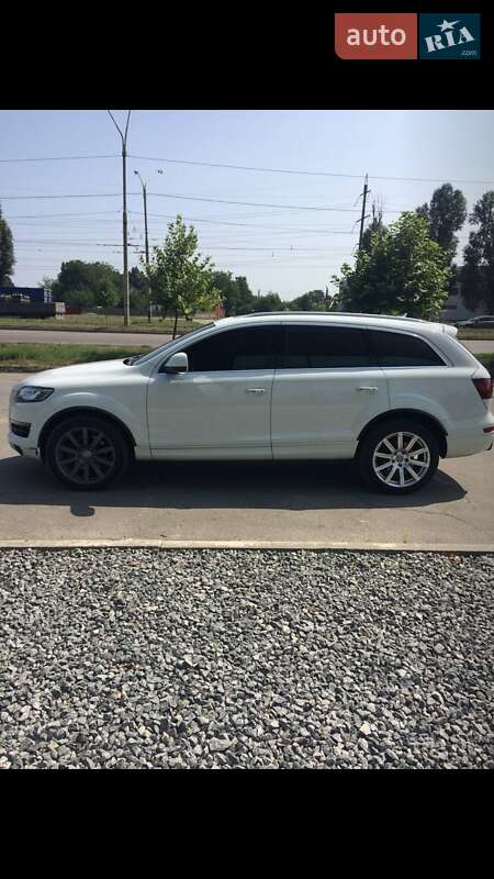 Позашляховик / Кросовер Audi Q7 2015 в Дніпрі