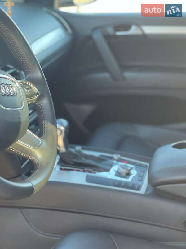 Позашляховик / Кросовер Audi Q7 2012 в Житомирі