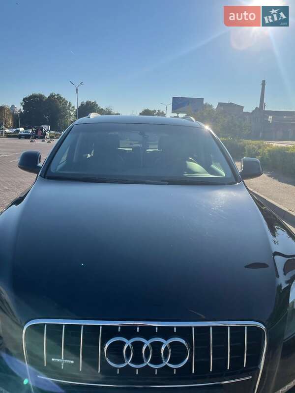 Позашляховик / Кросовер Audi Q7 2012 в Житомирі