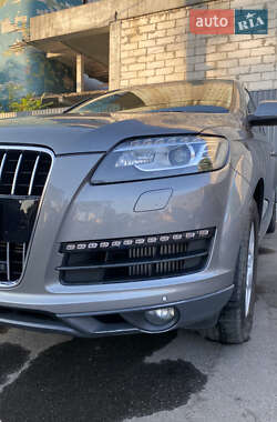 Внедорожник / Кроссовер Audi Q7 2012 в 