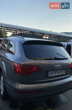 Внедорожник / Кроссовер Audi Q7 2012 в 