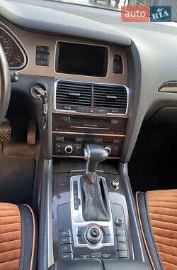 Внедорожник / Кроссовер Audi Q7 2012 в 