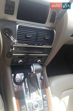 Внедорожник / Кроссовер Audi Q7 2013 в 