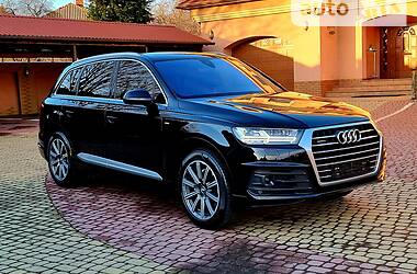 Внедорожник / Кроссовер Audi Q7 2016 в Мукачево