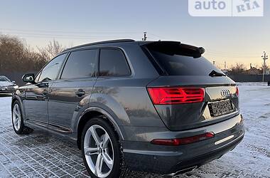 Внедорожник / Кроссовер Audi Q7 2017 в Луцке