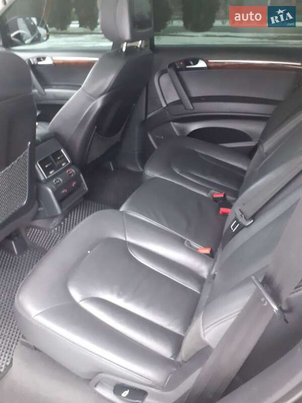 Позашляховик / Кросовер Audi Q7 2014 в Рівному