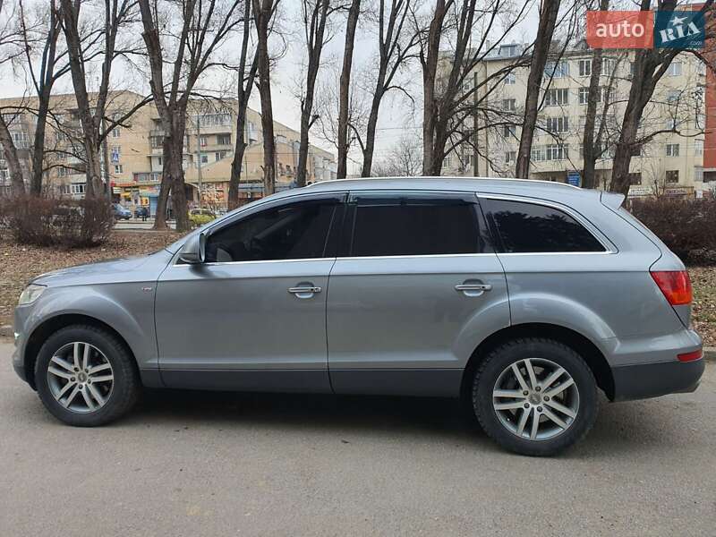 Внедорожник / Кроссовер Audi Q7 2007 в Черновцах