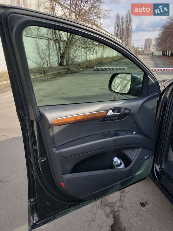 Внедорожник / Кроссовер Audi Q7 2014 в Киеве