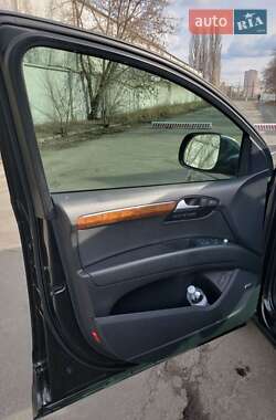 Позашляховик / Кросовер Audi Q7 2014 в 