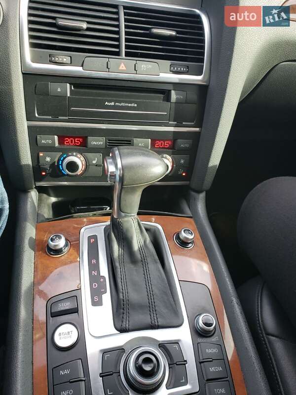 Внедорожник / Кроссовер Audi Q7 2014 в Киеве