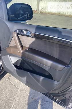 Универсал Audi Q7 2011 в 