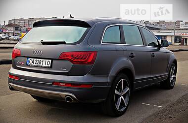 Позашляховик / Кросовер Audi Q7 2012 в 