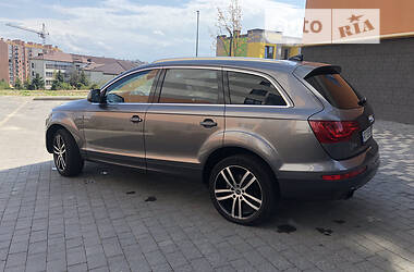 Внедорожник / Кроссовер Audi Q7 2012 в 