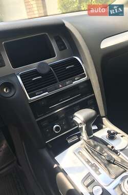 Внедорожник / Кроссовер Audi Q7 2013 в 