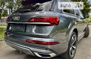 Позашляховик / Кросовер Audi Q7 2019 в Рівному