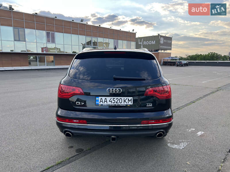 Внедорожник / Кроссовер Audi Q7 2015 в Киеве
