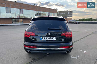Позашляховик / Кросовер Audi Q7 2015 в 