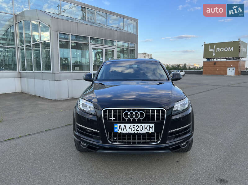 Внедорожник / Кроссовер Audi Q7 2015 в Киеве