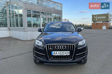 Позашляховик / Кросовер Audi Q7 2015 в 